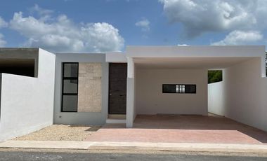 Casa en venta de una planta en privada en Conkal al norte de Mérida