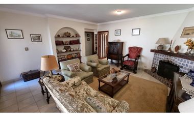 Venta en block. Dos viviendas sobre un mismo lote. Barrio Los Troncos