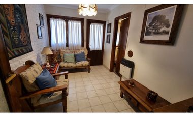 Venta en block. Dos viviendas sobre un mismo lote. Barrio Los Troncos