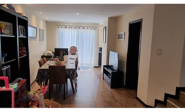 Venta en block. Dos viviendas sobre un mismo lote. Barrio Los Troncos