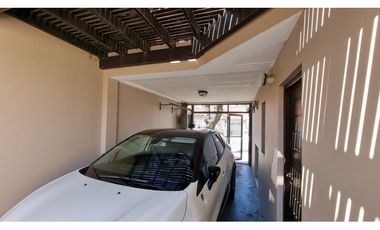 Venta en block. Dos viviendas sobre un mismo lote. Barrio Los Troncos