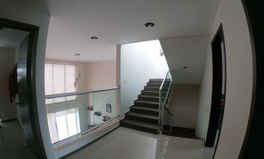 HERMOSA CASA EN VENTA EN FRACCIONAMIENTO PEÑÓN DE LAS CUMBRES!