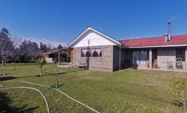 CASA EN PARCELA DE 5.600M2 A METROS PEAJE EL MONTE