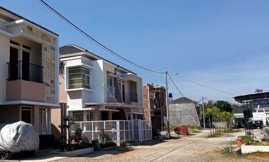 Cluster cantik mewah ala villa sejuk murah bebas banjir dkt UNPAD