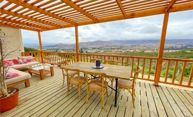 Casa en exclusivo condominio Algarrobito