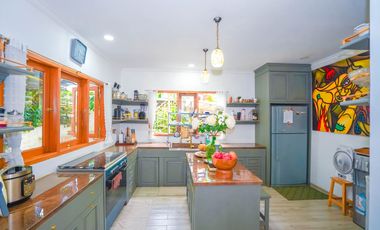 Rumah Tanah Luas 12 Menit ke Mall Ciputra Cibubur Hadap Utara J-41774