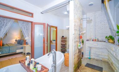 Rumah Tanah Luas 12 Menit ke Mall Ciputra Cibubur Hadap Utara J-41774