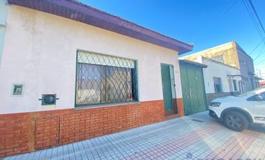 ANTES 285.000 AHORA 245.000 Casa ÚNICA de 4 amb con galpon de 100 m2 EXCELENTE ZONA MARTINEZ!!