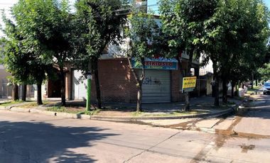 LOCAL ALMACEN O KIOSCO EN HURLINGHAM