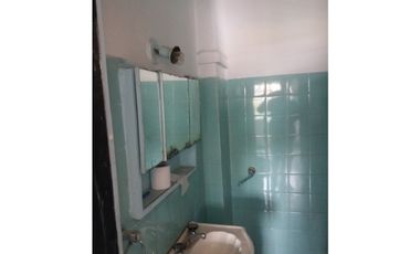 Zinny 304, Isidro Casanova