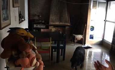 CASA DE 6 AMB. LOTE PROPIO. FRANCO AL 3400. V. DEVOTO