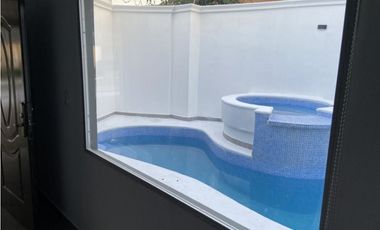 SE ALQUILA CASA SEMI-AMOBLADA 3 REC EN ALTOS DE PANAM