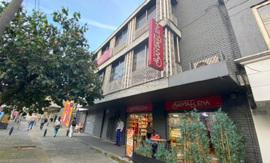 edificio en arriendo en el poblado. Cod A776173