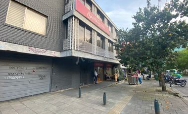 edificio en arriendo en el poblado. Cod A776173