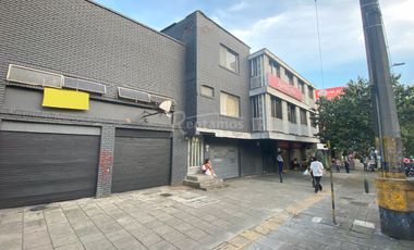 edificio en arriendo en el poblado. Cod A776173