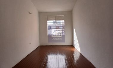 COD. 6134 - SE ARRIENDA CASA COMERCIAL - BARRIO: LA AURORA
