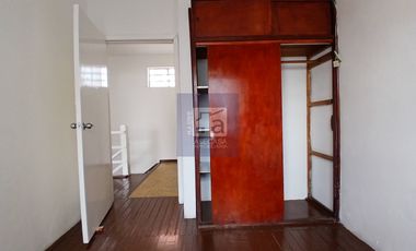 COD. 6134 - SE ARRIENDA CASA COMERCIAL - BARRIO: LA AURORA