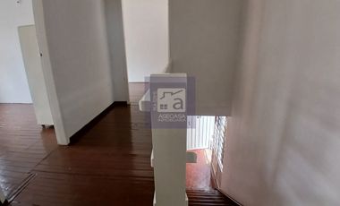 COD. 6134 - SE ARRIENDA CASA COMERCIAL - BARRIO: LA AURORA