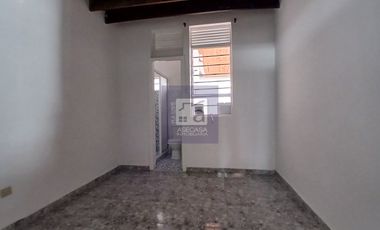 COD. 6134 - SE ARRIENDA CASA COMERCIAL - BARRIO: LA AURORA