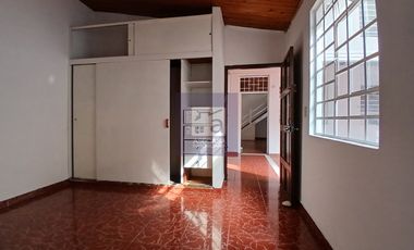 COD. 6134 - SE ARRIENDA CASA COMERCIAL - BARRIO: LA AURORA
