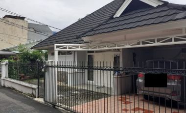 Rumah Hoek Klasik di Tebet Timur Jakarta Selatan