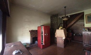 EXCELENTE CASA EN LOTE PROPIO CON 4 HABITACIONES, 2 BAÑOS, PATIO Y PARRILLAS