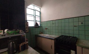 EXCELENTE CASA EN LOTE PROPIO CON 4 HABITACIONES, 2 BAÑOS, PATIO Y PARRILLAS