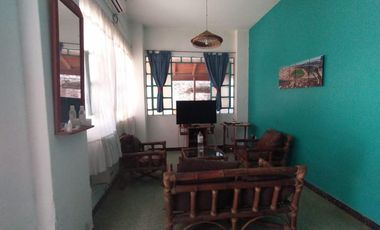 EXCELENTE CASA EN LOTE PROPIO CON 4 HABITACIONES, 2 BAÑOS, PATIO Y PARRILLAS