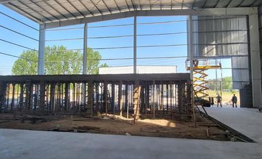 Se escuchan propuestas- Oportunidad REAL de inversión - Nave industrial en Parque industrial