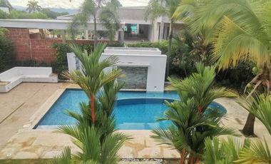 Se vende casa campestre en conjunto Altos de la Pradera