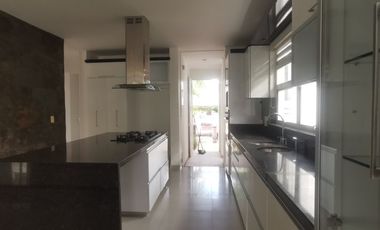 Se vende casa campestre en conjunto Altos de la Pradera