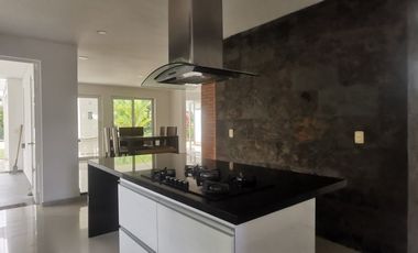 Se vende casa campestre en conjunto Altos de la Pradera