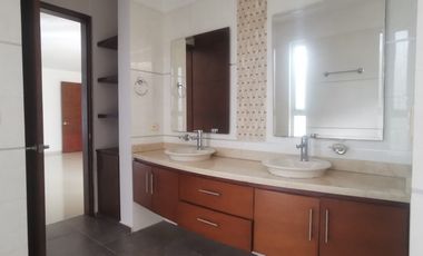 Se vende casa campestre en conjunto Altos de la Pradera