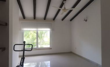 Se vende casa campestre en conjunto Altos de la Pradera