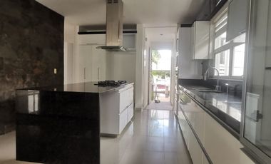 Se vende casa campestre en conjunto Altos de la Pradera