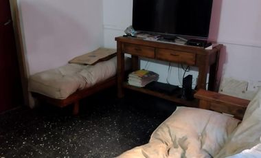 CASA PH AL CONTRAFRENTE IDEAL PARA 2 FAMILIAS EN VENTA - MORON