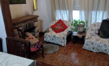 CASA PH AL CONTRAFRENTE IDEAL PARA 2 FAMILIAS EN VENTA - MORON