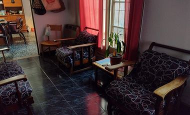 CASA PH AL CONTRAFRENTE IDEAL PARA 2 FAMILIAS EN VENTA - MORON