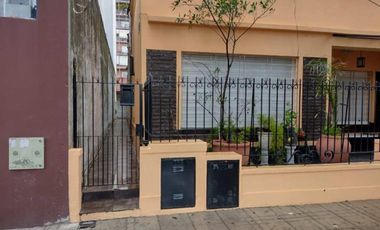 CASA PH AL CONTRAFRENTE IDEAL PARA 2 FAMILIAS EN VENTA - MORON