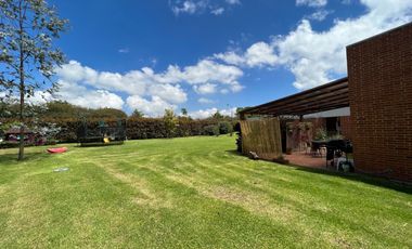 casa en arriendo en hacienda san simón. Cod A8408346