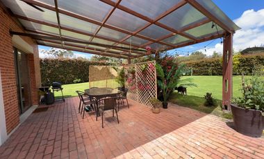 casa en arriendo en hacienda san simón. Cod A8408346