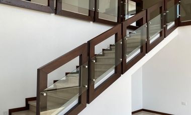 CASA EN RENTA MODERNA EN LOMAS DE ANGELOPOLIS