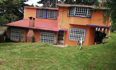 SE VENDE hermosa y amplia casa en Huitzilac, Morelos