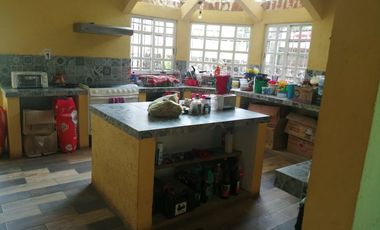 SE VENDE hermosa y amplia casa en Huitzilac, Morelos