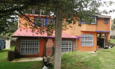 SE VENDE hermosa y amplia casa en Huitzilac, Morelos