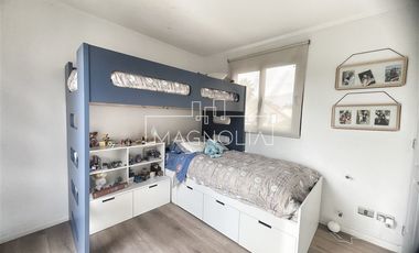 CASA EN VENTA A 11.900 UF CON GRAN TERRAZA CERRADA Y QUINCHO