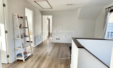 CASA EN VENTA A 11.900 UF CON GRAN TERRAZA CERRADA Y QUINCHO