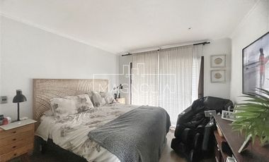CASA EN VENTA A 11.900 UF CON GRAN TERRAZA CERRADA Y QUINCHO