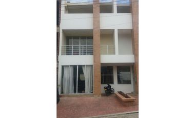 Maat vende Casa en Villeta $450 Millones