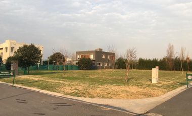 Venta lote en Brisas de Adrogué